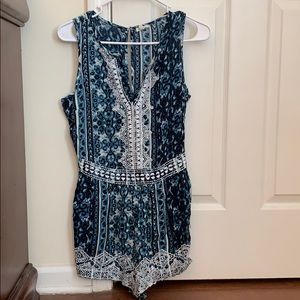 En Creme Romper Small